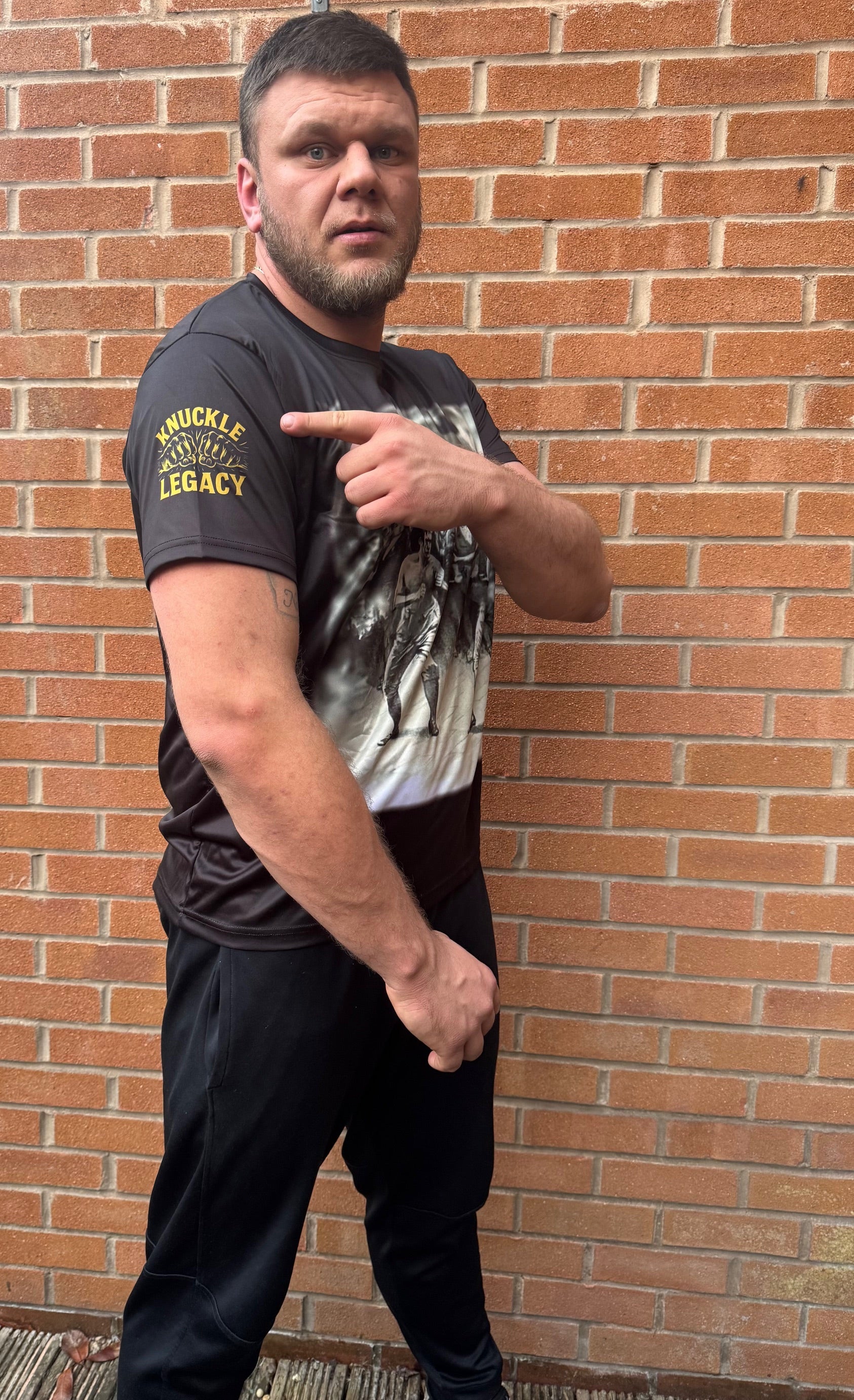 Knuckle Legacy black Old School T-shirt
